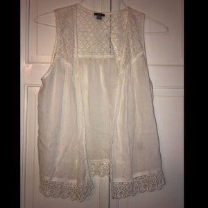 Lightweight flow white vest